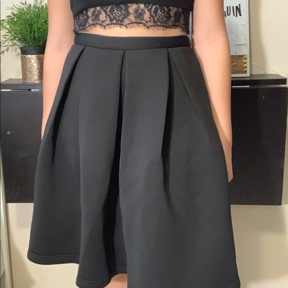 Black pleated skirt